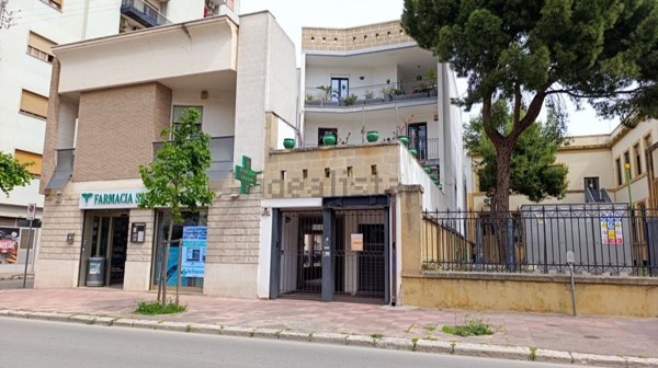locale commerciale in vendita a Grottaglie