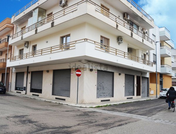 locale commerciale in vendita a Grottaglie