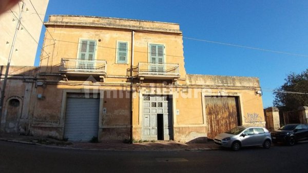 casa indipendente in vendita a Grottaglie in zona Paparazio
