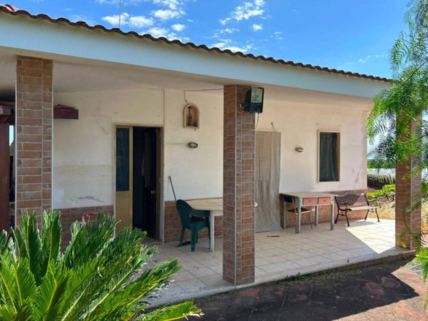 casa indipendente in vendita a Grottaglie
