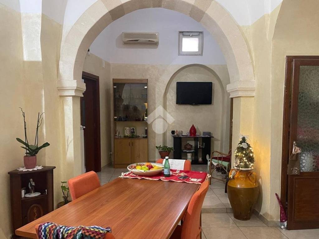 casa indipendente in vendita a Grottaglie