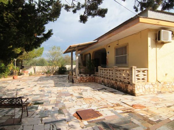 casa indipendente in vendita a Grottaglie in zona Paparazio