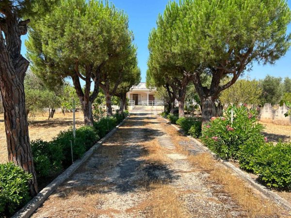 casa indipendente in vendita a Grottaglie