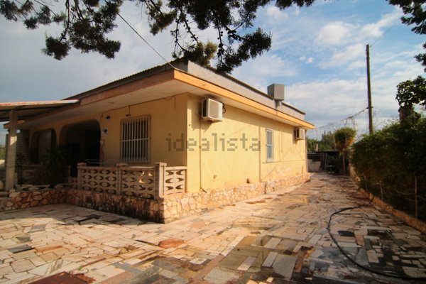 casa indipendente in vendita a Grottaglie in zona Paparazio