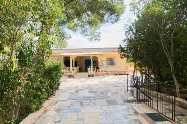 casa indipendente in vendita a Grottaglie in zona Paparazio