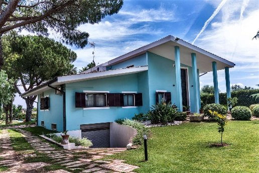 casa indipendente in vendita a Grottaglie in zona Paparazio