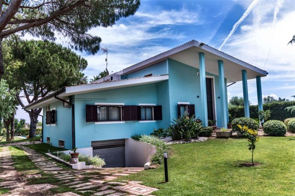 casa indipendente in vendita a Grottaglie in zona Paparazio