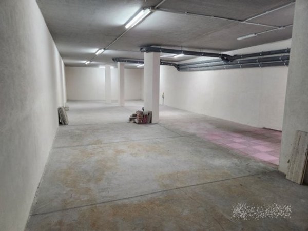 locale commerciale in vendita a Grottaglie