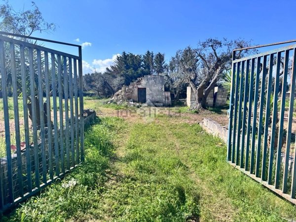 casa indipendente in vendita a Grottaglie in zona Paparazio