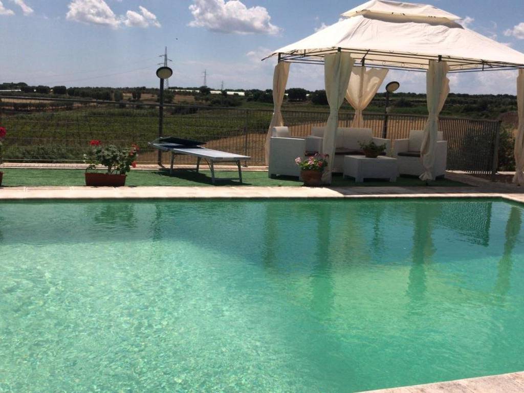 casa indipendente in vendita a Grottaglie in zona Paparazio
