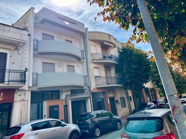 intera palazzina in vendita a Grottaglie