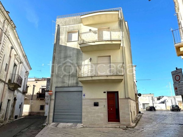 casa indipendente in vendita a Laterza