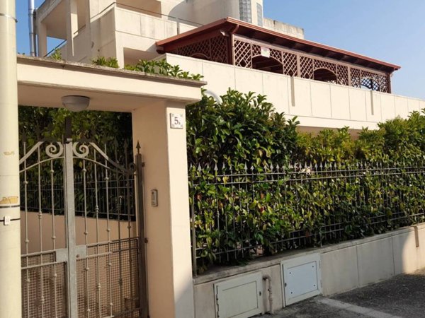 casa indipendente in vendita a Laterza