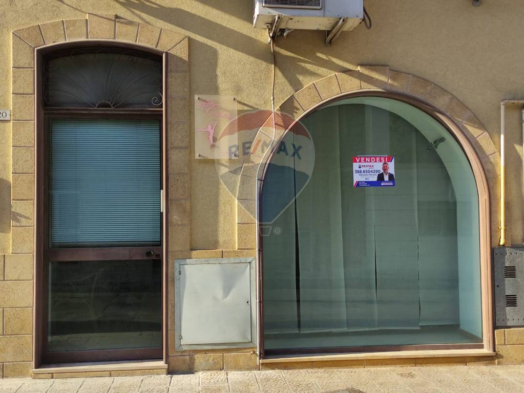 negozio in vendita a Laterza
