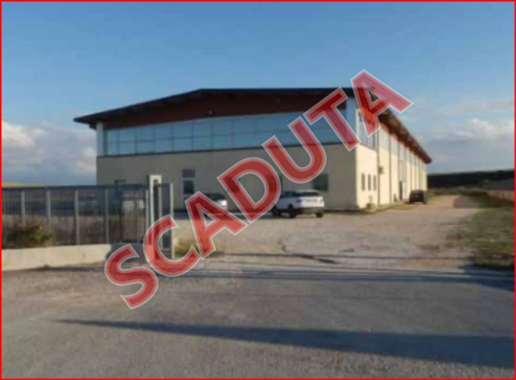 locale commerciale in vendita a Laterza