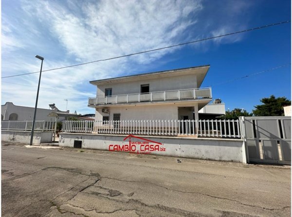 casa indipendente in vendita a Leporano in zona Marina di Leporano
