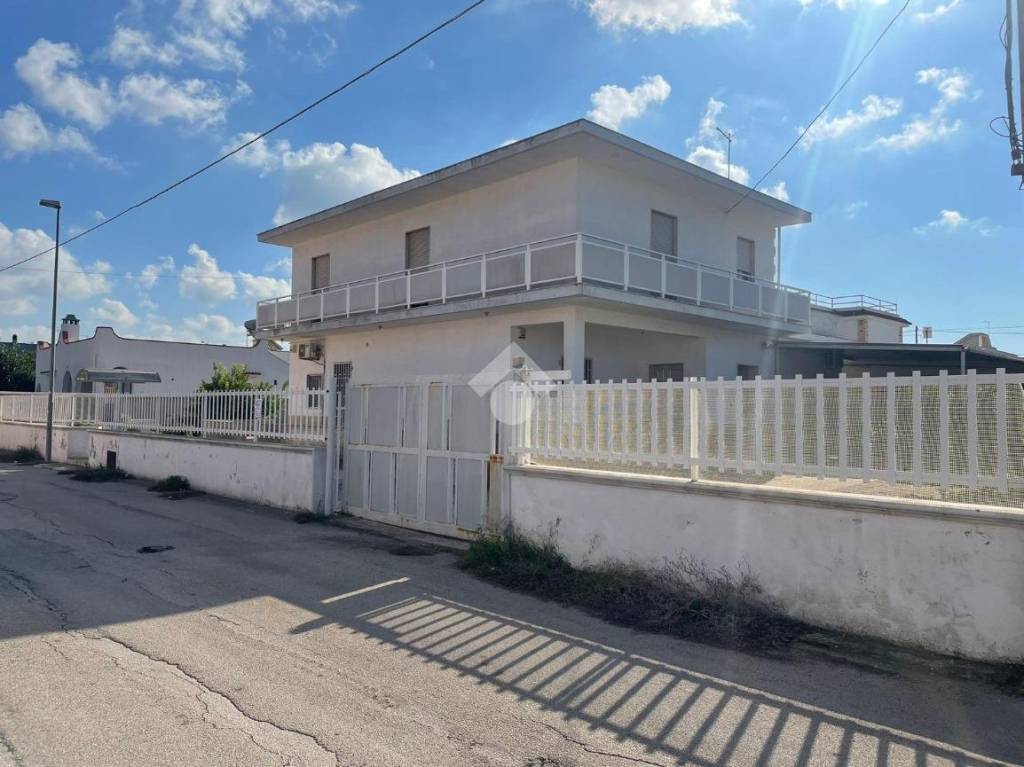 casa indipendente in vendita a Leporano