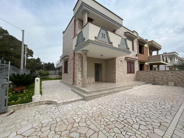 casa indipendente in vendita a Leporano in zona Marina di Leporano
