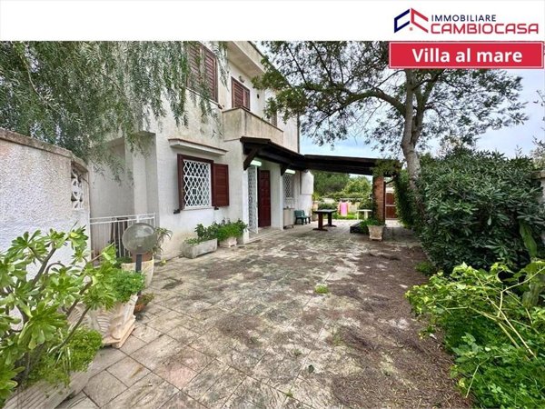 casa indipendente in vendita a Leporano