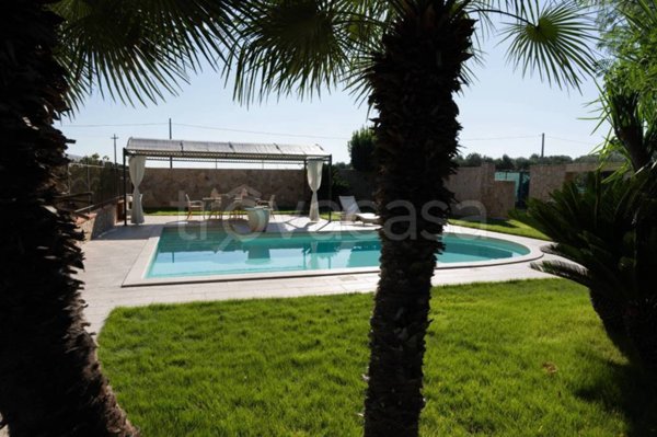 casa indipendente in vendita a Leporano