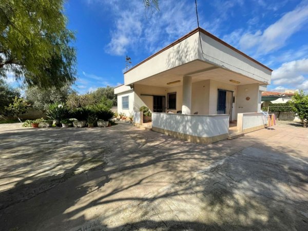 casa indipendente in vendita a Leporano in zona Marina di Leporano