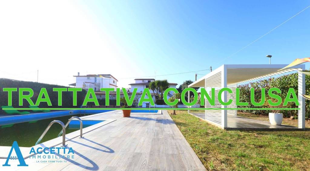 casa indipendente in vendita a Leporano in zona Marina di Leporano