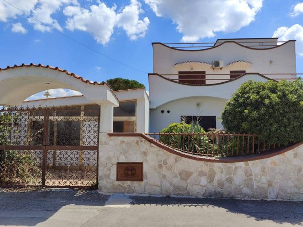 casa indipendente in vendita a Leporano