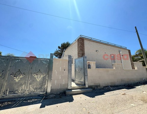 casa indipendente in vendita a Leporano in zona Marina di Leporano