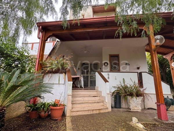 casa indipendente in vendita a Leporano