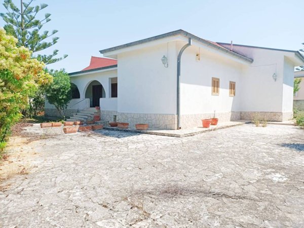 casa indipendente in vendita a Leporano