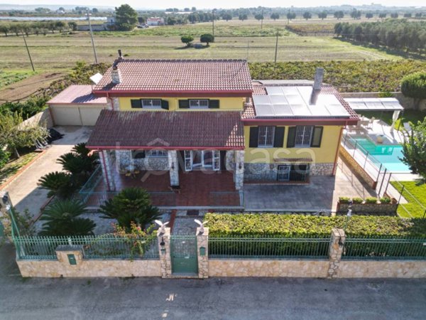 casa indipendente in vendita a Leporano