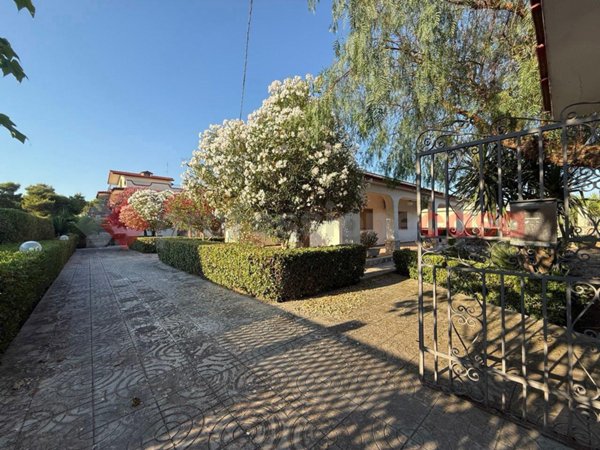 casa indipendente in vendita a Leporano