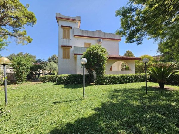 casa indipendente in vendita a Leporano