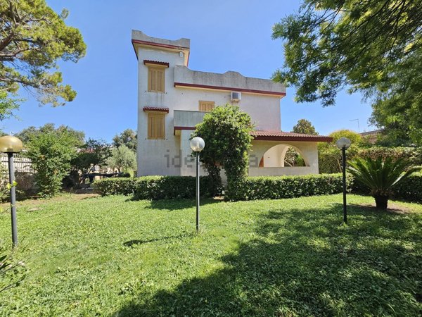 casa indipendente in vendita a Leporano