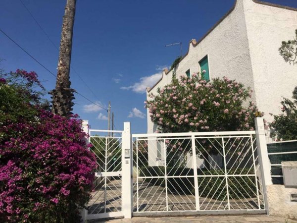 casa indipendente in vendita a Leporano