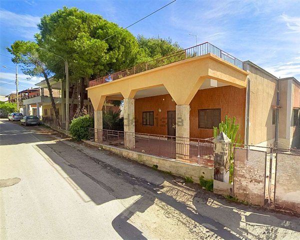 casa indipendente in vendita a Leporano