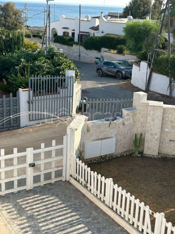 casa indipendente in vendita a Leporano in zona Marina di Leporano