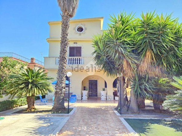 casa indipendente in vendita a Leporano