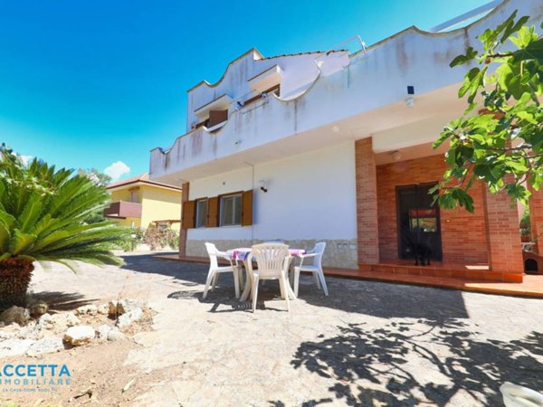casa indipendente in vendita a Leporano in zona Marina di Leporano