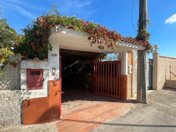 casa indipendente in vendita a Leporano