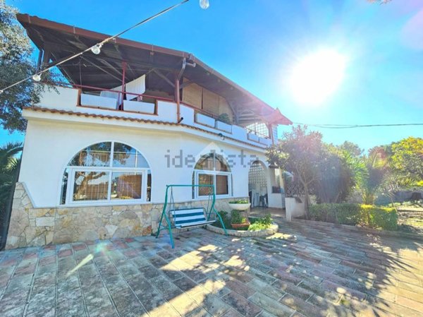 casa indipendente in vendita a Leporano