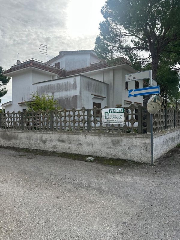 casa indipendente in vendita a Leporano