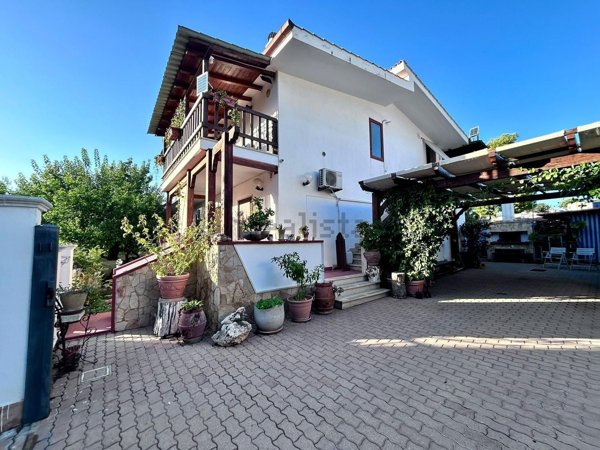 casa indipendente in vendita a Leporano