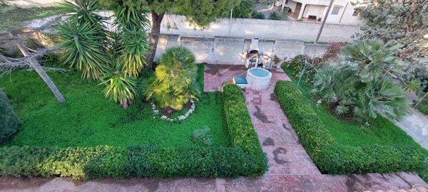 casa indipendente in vendita a Leporano