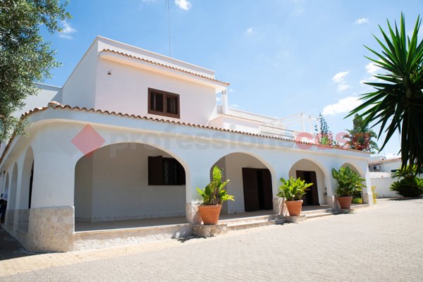 casa indipendente in vendita a Leporano