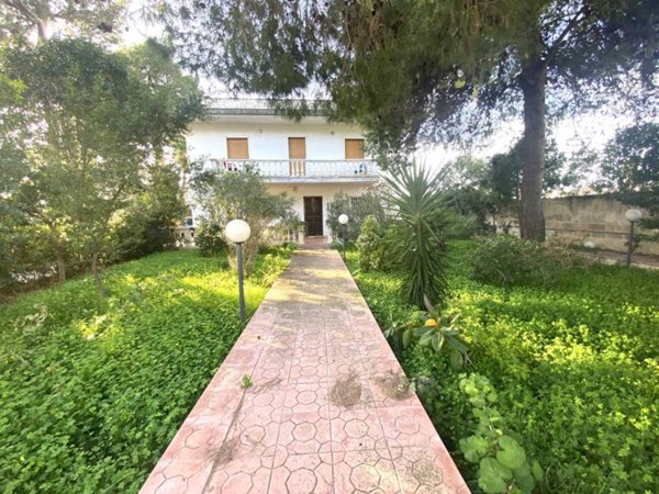 casa indipendente in vendita a Leporano