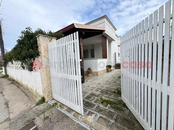 casa indipendente in vendita a Leporano