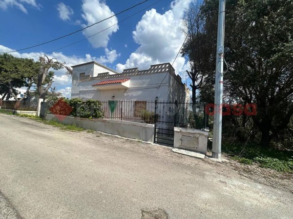 casa indipendente in vendita a Leporano
