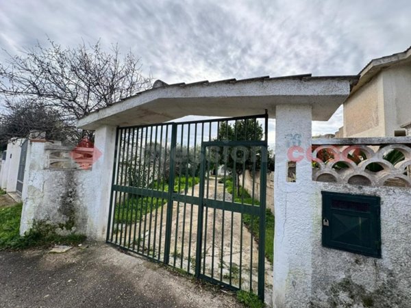 casa indipendente in vendita a Leporano in zona Marina di Leporano