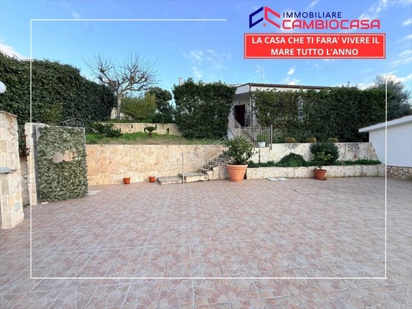 casa indipendente in vendita a Leporano in zona Marina di Leporano